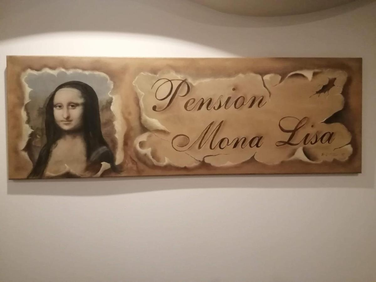 Pension Mona Lisa 베른카슈텔쿠에스 외부 사진